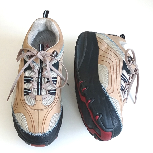 MBT Platform Swiss Engineered Sneakers 8 - Picture 2 of 16